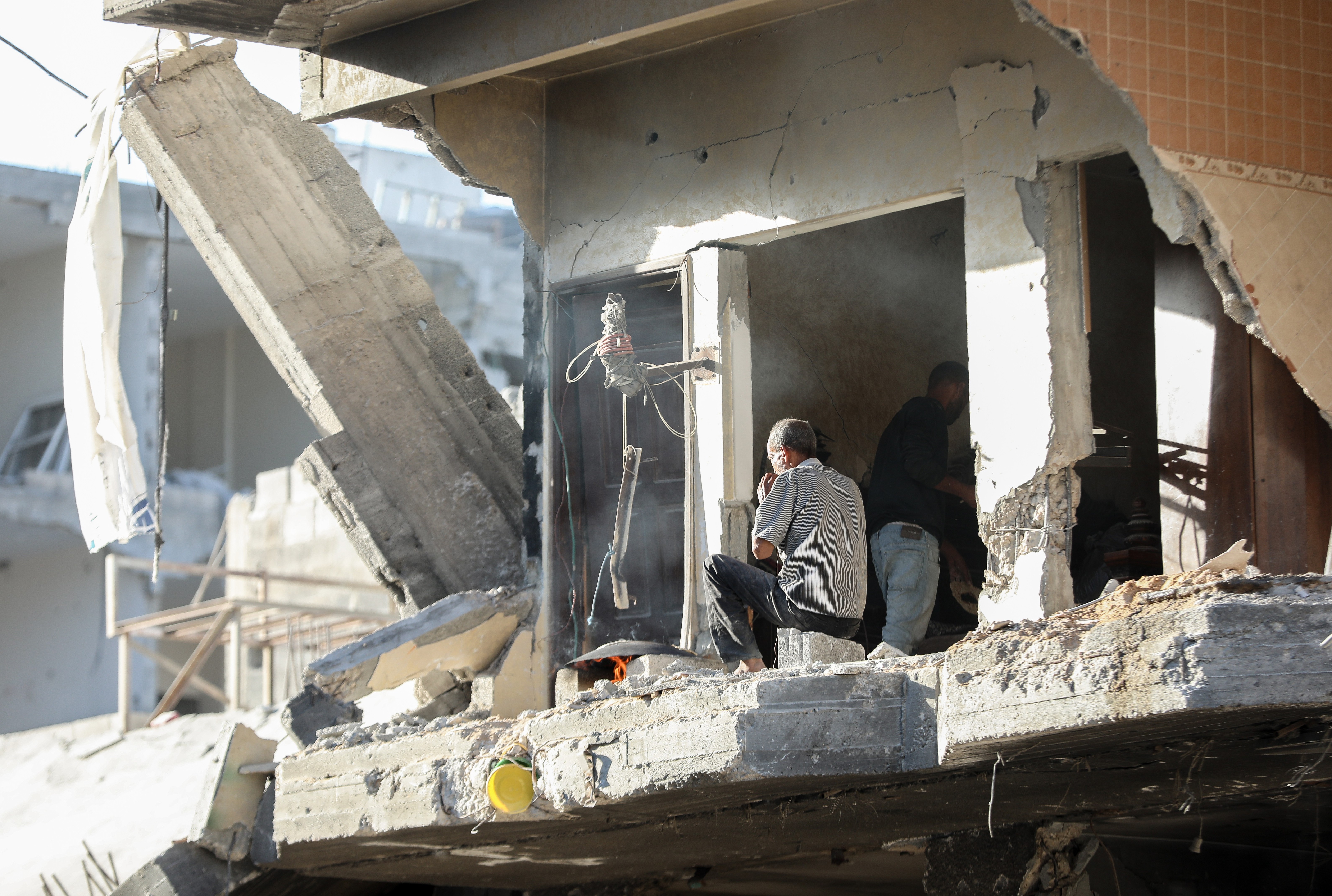 ما بعد الخيمة: حياة عائلات عادت إلى بيوتها ليكتشفوا أنها غير صالحة للسكن